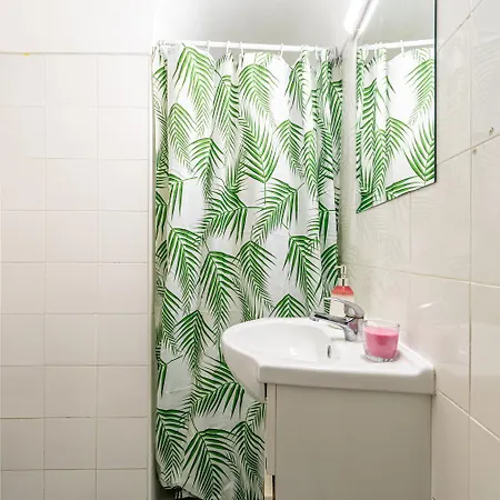 Apartment 3 Bedroom Close To The Castle