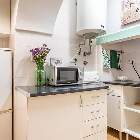 3 Bedroom Close To The Castle דירה ליסבון