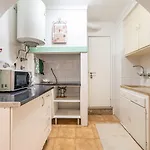 3 Bedroom Close To The Castle Apartment Lisbon